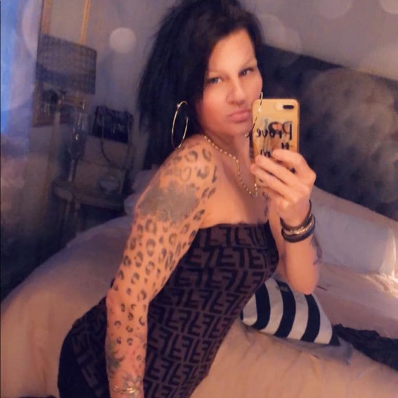 Meet your Posher, Jane. Foreverforevee.com - Picture 1 of 1